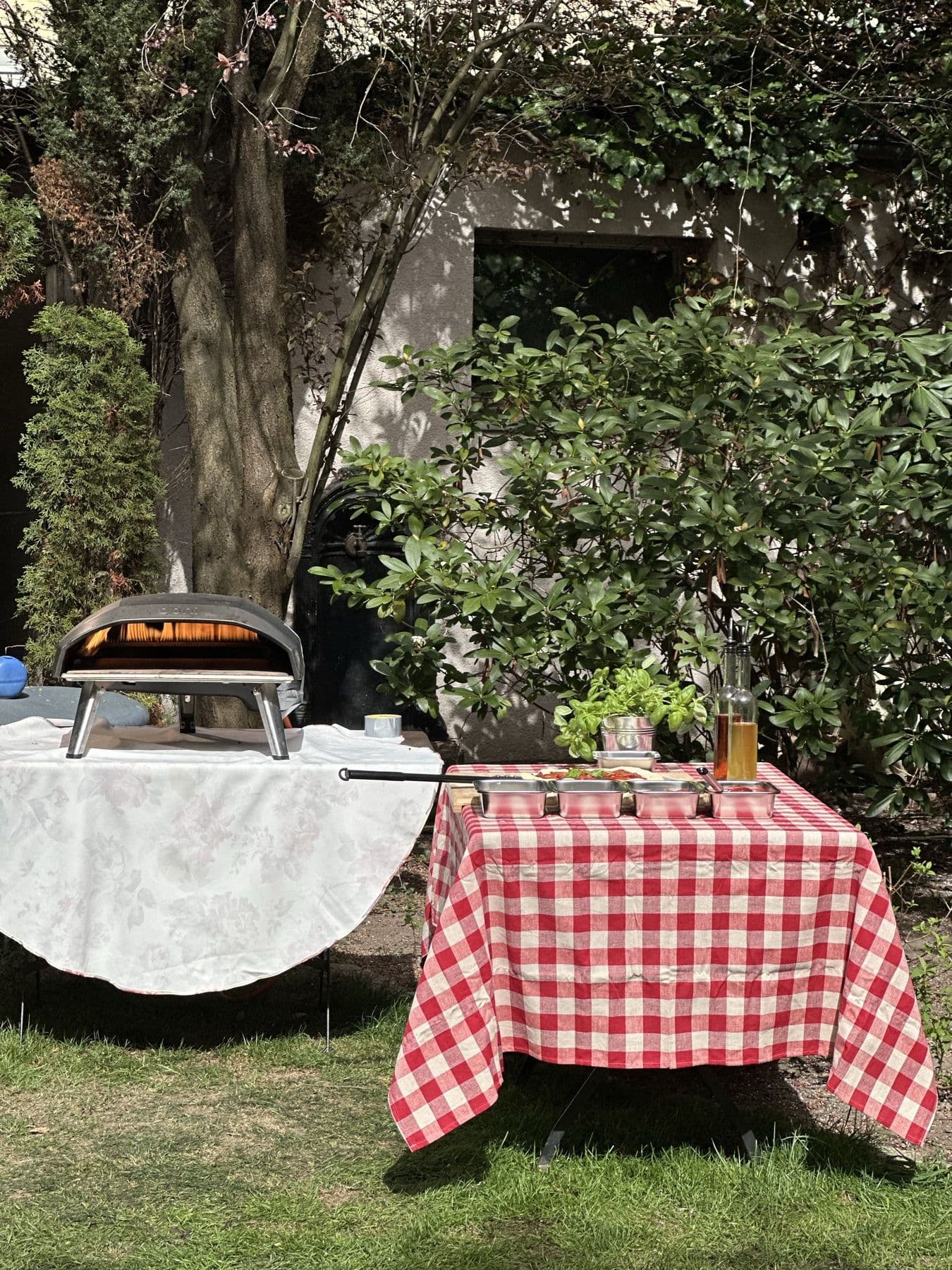 Corporate catering with a mobile pizza oven
